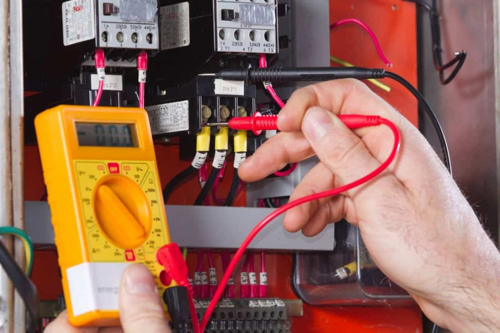 équipements de protections contre les surtensions électriques